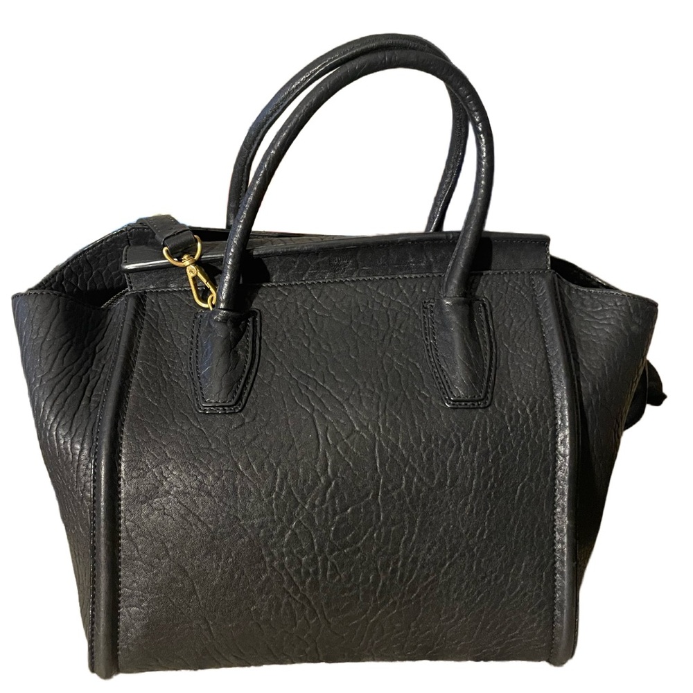 MCM LEATHER HANDBAG like new this bag is in EXCELLENT CONDITION W17 x L 12